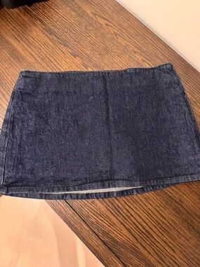 ABERCROMBIE Dark Blue Denim Low Rise Mini Skort